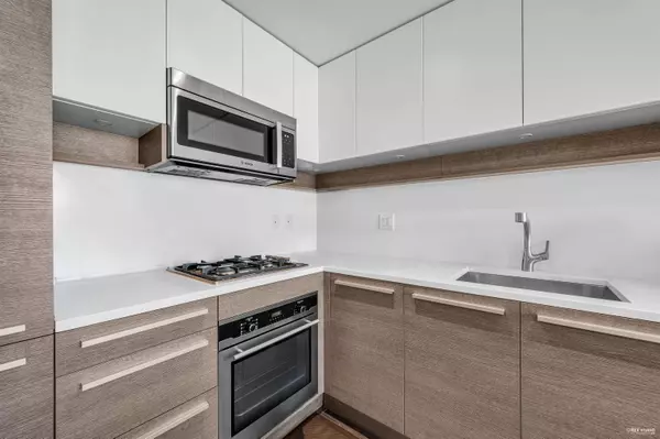 Burnaby, BC V5C 0J2,4485 Skyline DR #3002