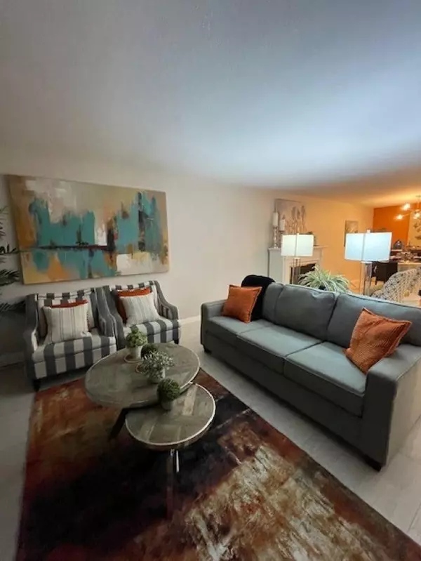 White Rock, BC V4B 5G6,1350 Vidal ST #406