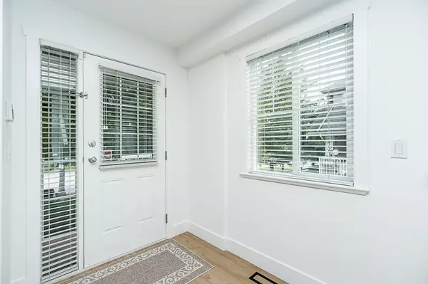 Surrey, BC V4N 5S2,6568 193b ST #34