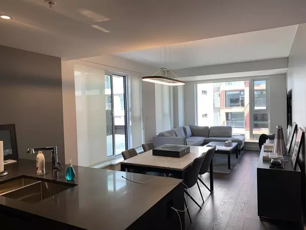 Vancouver, BC V6P 0H7,1571 W 57th AVE #704