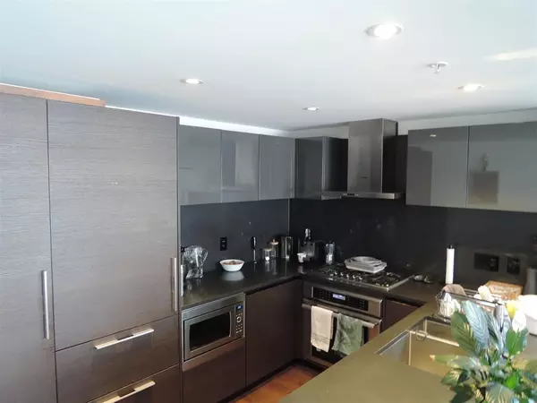 Vancouver, BC V6P 0H7,1571 W 57th AVE #704