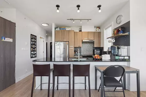 Surrey, BC V4N 6N8,15956 86a AVE #410