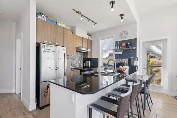 Surrey, BC V4N 6N8,15956 86a AVE #410