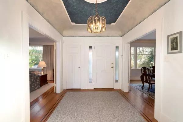 Vancouver, BC V6J 4E4,4825 Connaught DR