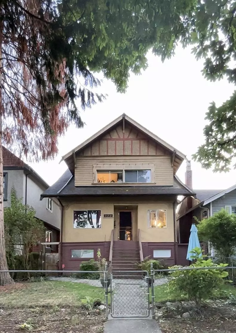 Vancouver, BC V5Y 2A5,122 W 18th AVE