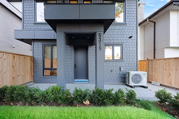 Vancouver, BC V5W 3N9,5315 Inverness ST #1