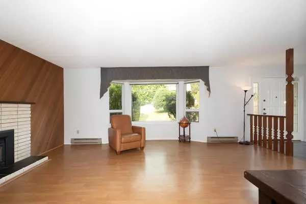 North Vancouver, BC V7J 3L5,1285 Lucking PL