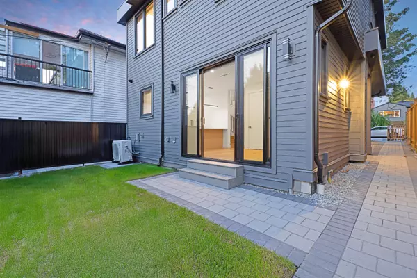 Vancouver, BC V5W 3N9,5315 Inverness ST #2
