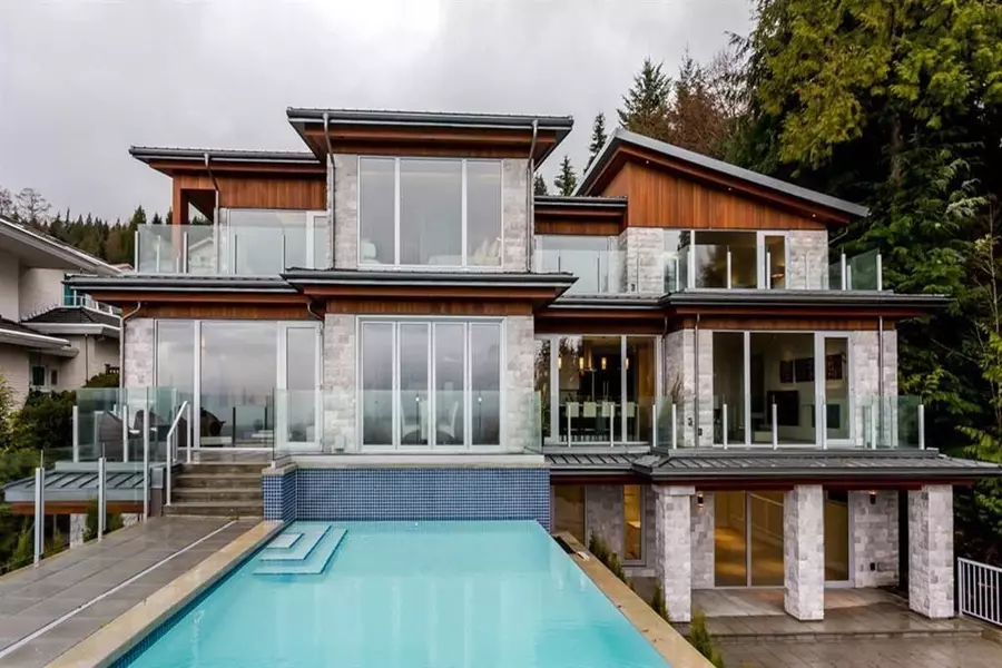 2662 Finch HL, West Vancouver, BC V7S 3H3