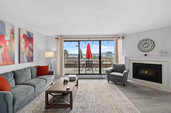 North Vancouver, BC V7L 1H9,220 E 4th ST #19