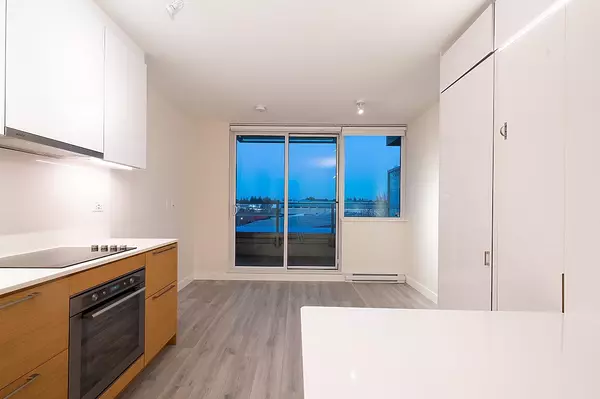 13438 Central AVE #510 Surrey, BC V3T 0N2