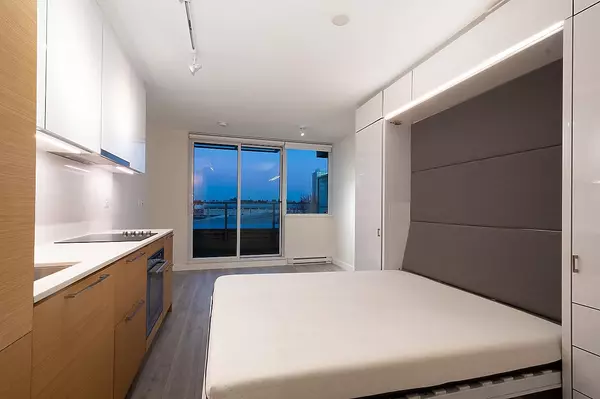 Surrey, BC V3T 0N2,13438 Central AVE #510