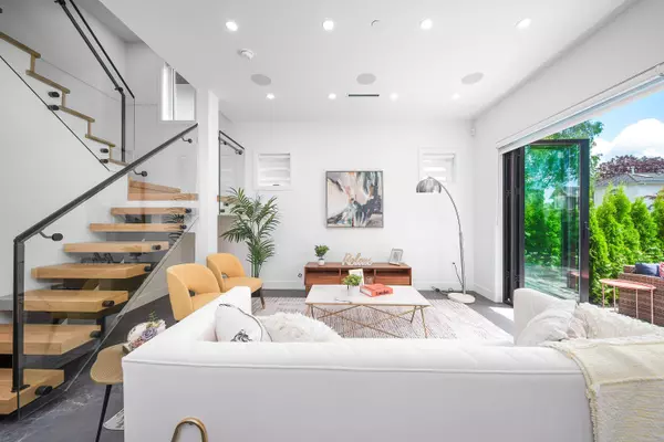 Vancouver, BC V5R 1N4,2777 E 27th AVE #1