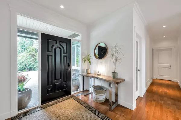 Anmore, BC V3H 4Y5,7 Alder WAY