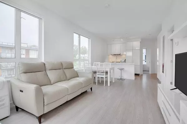 North Vancouver, BC V7M 3E8,711 W 14th ST #308