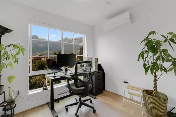 Squamish, BC V8B 2A1,38053 Helm WAY