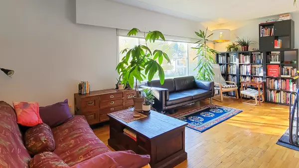 Vancouver, BC V5K 2S8,3304 Venables ST