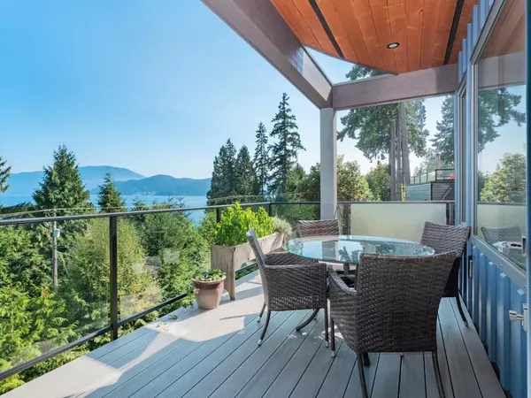 1832 North RD, Gibsons, BC V0N 1V1