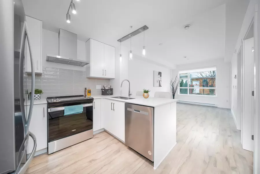 6338 King George BLVD #113, Surrey, BC V3X 1E9