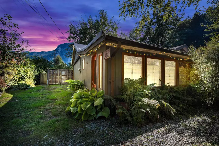 37791 Third AVE, Squamish, BC V8B 0S1