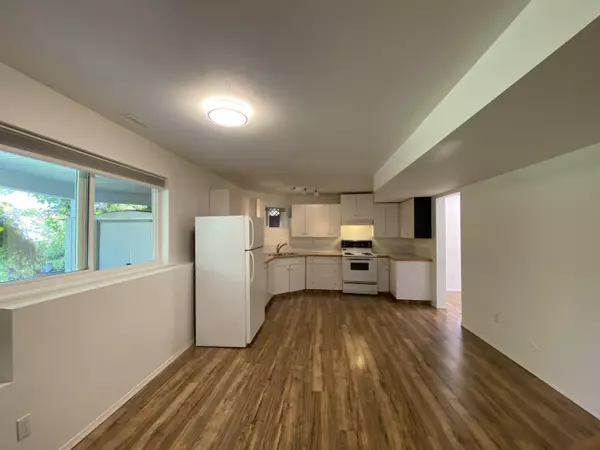 Surrey, BC V4N 4W3,8518 167 ST #Garden Suite