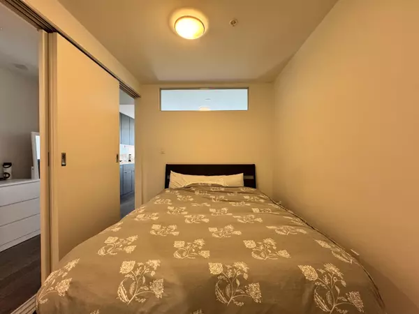 Burnaby, BC V5A 0E1,9060 University CRES #210