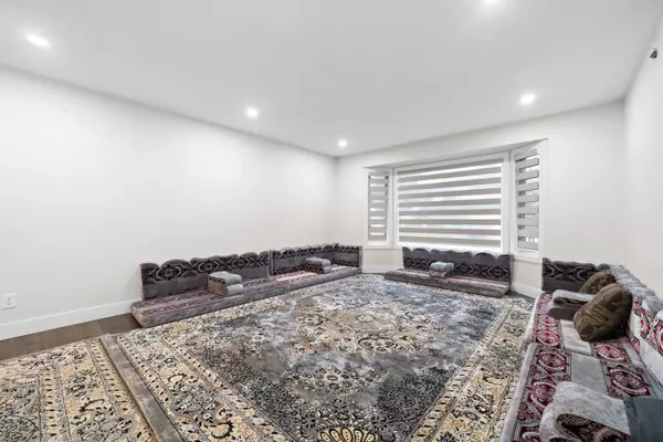 Abbotsford, BC V2T 5B7,32105 Rogers AVE