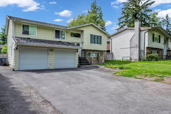 Surrey, BC V3R 6Z9,8855 146a ST