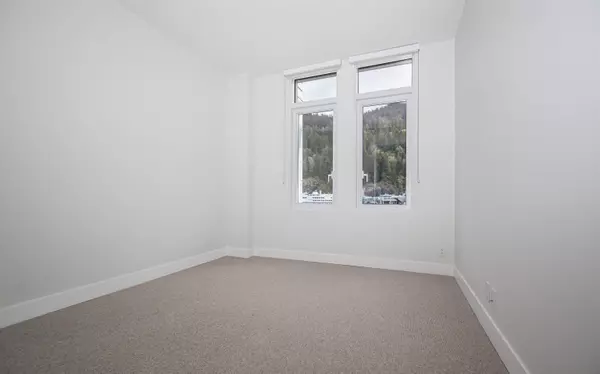 West Vancouver, BC V7W 0A4,6707 Nelson AVE #206