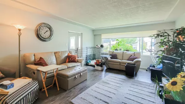 Delta, BC V4C 4J9,8927 Shepherd WAY