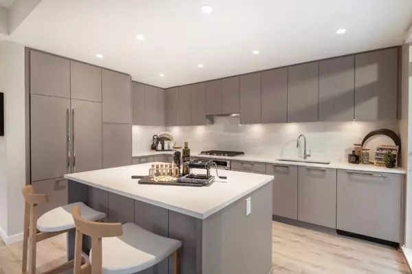 Coquitlam, BC V3E 0V3,1331 Wellon ST #210