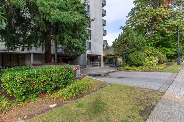 Burnaby, BC V5H 3Y9,6759 Willingdon AVE #1103