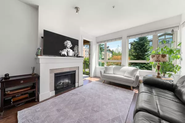 North Vancouver, BC V7J 1S3,1111 E 27th ST #204