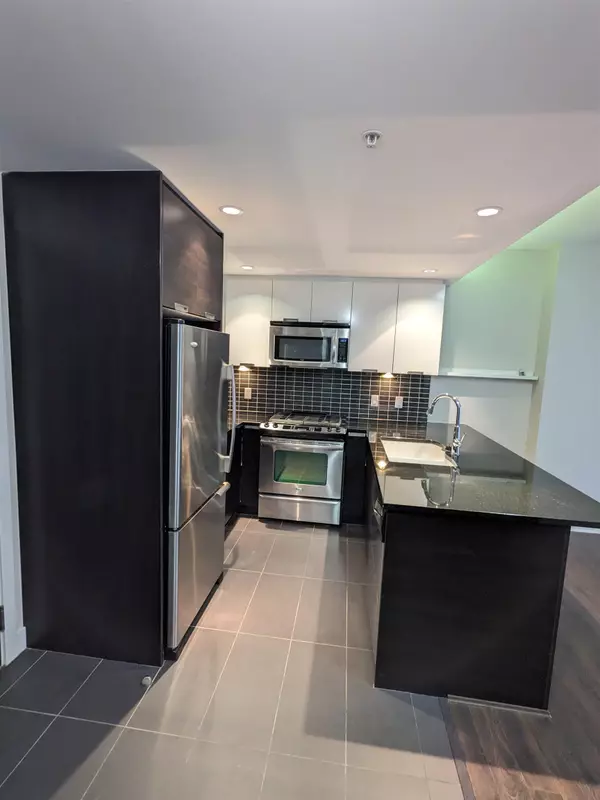 Coquitlam, BC V3B 0C4,2968 Glen DR #2506