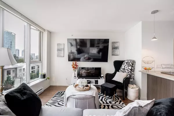 13325 102a AVE #708, Surrey, BC V3T 0J5