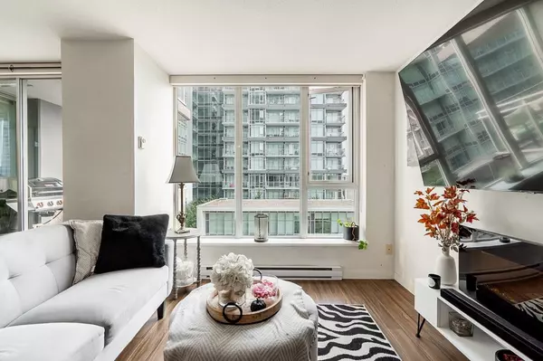 Surrey, BC V3T 0J5,13325 102a AVE #708