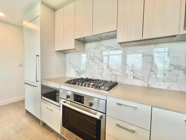 Burnaby, BC V5H 0L3,6468 Willingdon AVE #3804