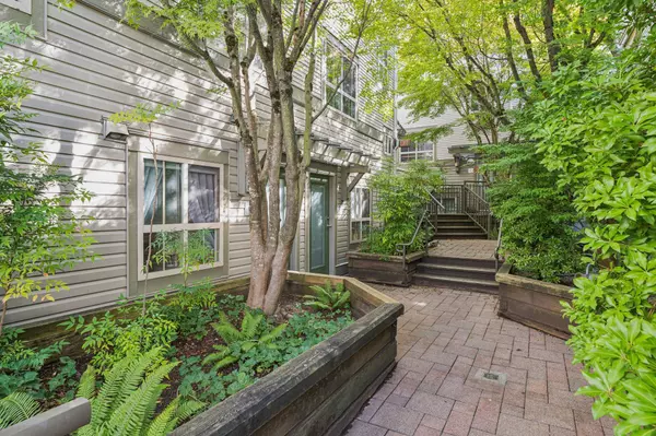 Vancouver, BC V6K 2E6,2375 W Broadway #11