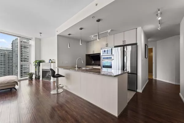 1211 Melville ST #1705 Vancouver, BC V6E 0A7