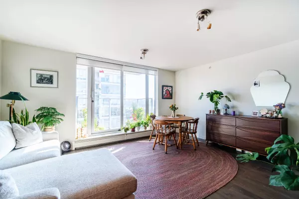 189 Keefer ST #902, Vancouver, BC V6A 0C8