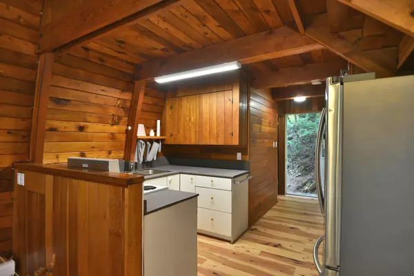 Halfmoon Bay, BC V7Z 1B6,5569 Sans Souci RD