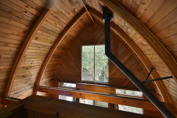 5569 Sans Souci RD Halfmoon Bay, BC V7Z 1B6