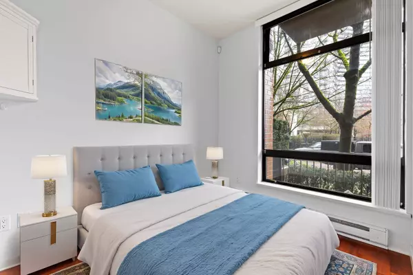 Vancouver, BC V6Z 3C5,975 Beatty ST