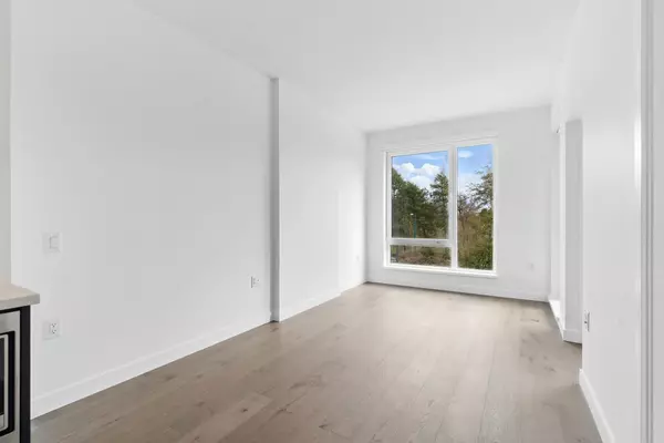 Vancouver, BC V6P 3H1,6859 Cambie ST #310