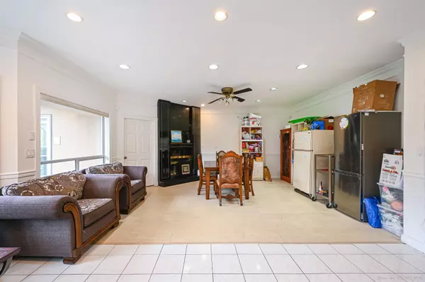 Richmond, BC V6Y 2R9,7251 Ash ST