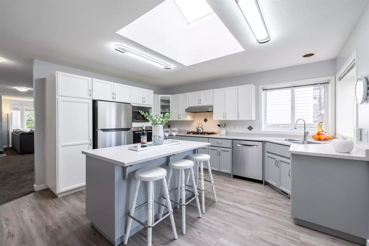 Abbotsford, BC V2S 8C1,34775 2nd AVE