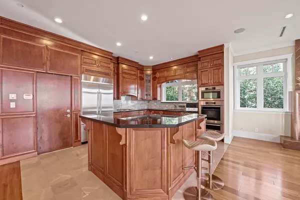 2420 Halston CT West Vancouver, BC V7S 3K3