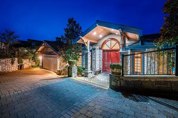 2420 Halston CT West Vancouver, BC V7S 3K3