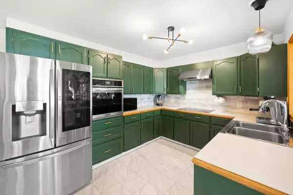 New Westminster, BC V3L 1V6,231 Princess ST