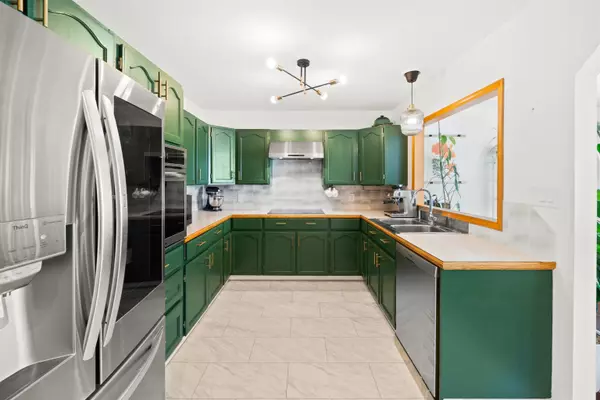 New Westminster, BC V3L 1V6,231 Princess ST